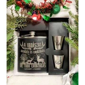 Gravírozott fém flaska poharakkal