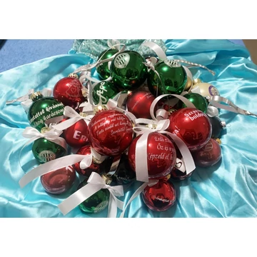 Gravírozott karácsonyfagömbök