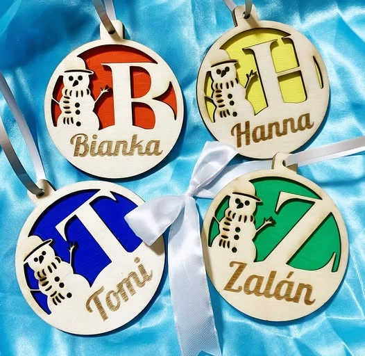 Gravírozott neves fa karácsonyfadíszek